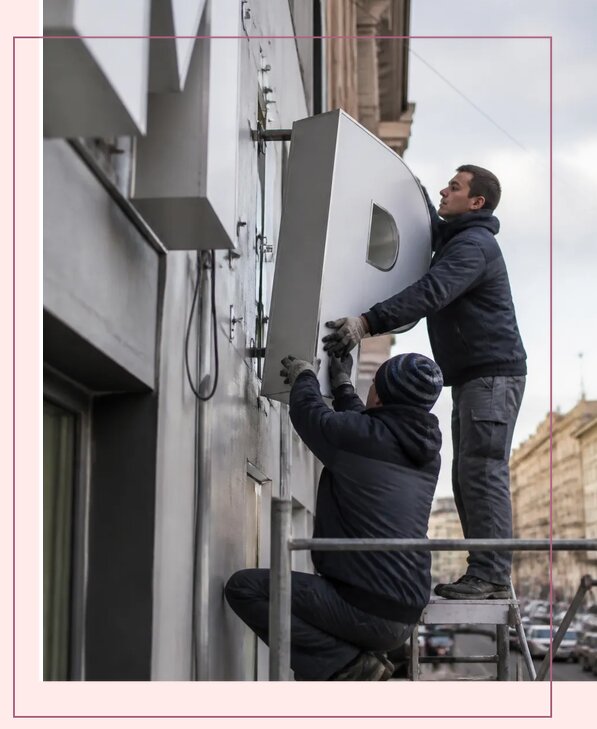 Изготовление и монтаж больших объемных букв в Москве